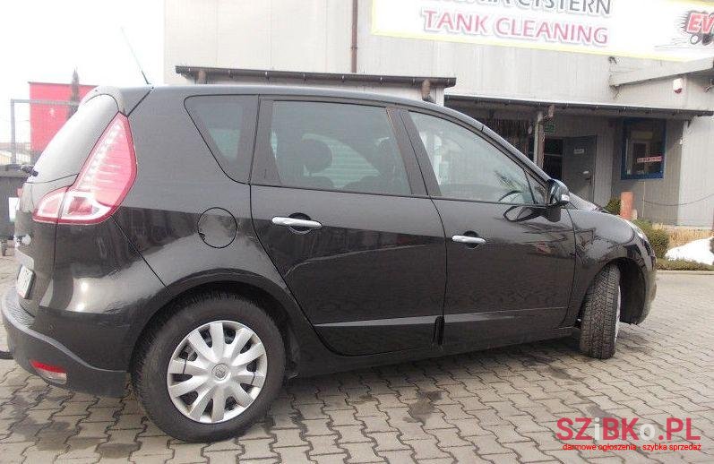 2009' Renault Scenic photo #1