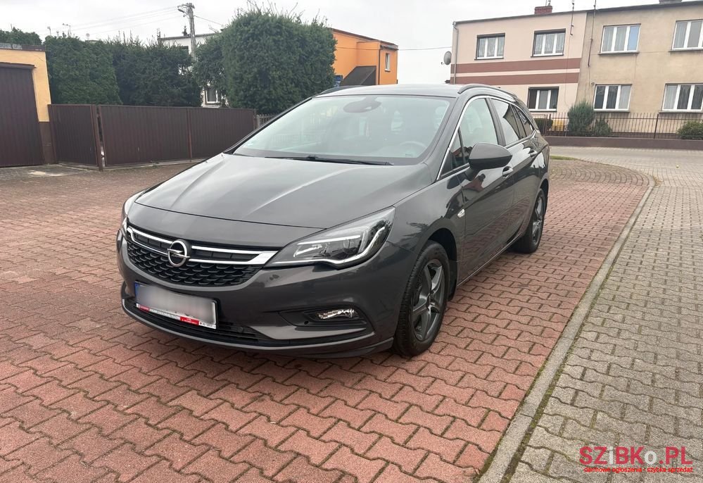 2016' Opel Astra photo #5