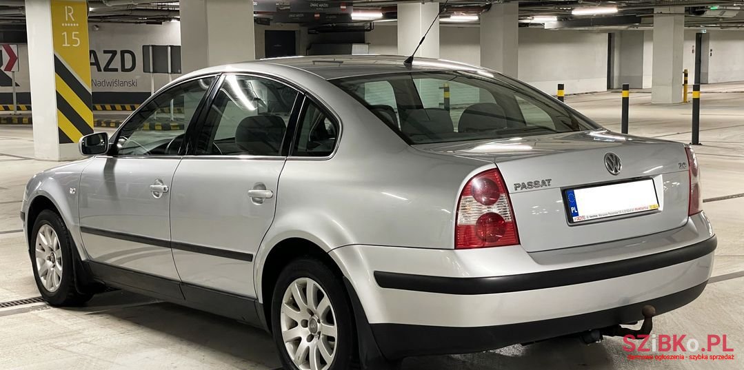 2001' Volkswagen Passat photo #3