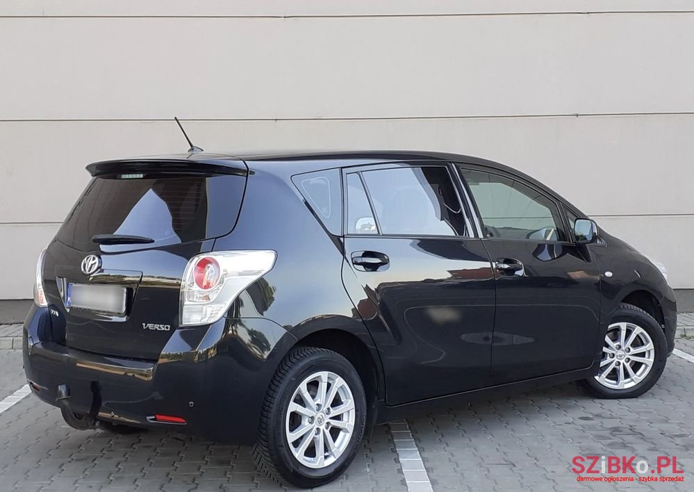 2011' Toyota Verso photo #5