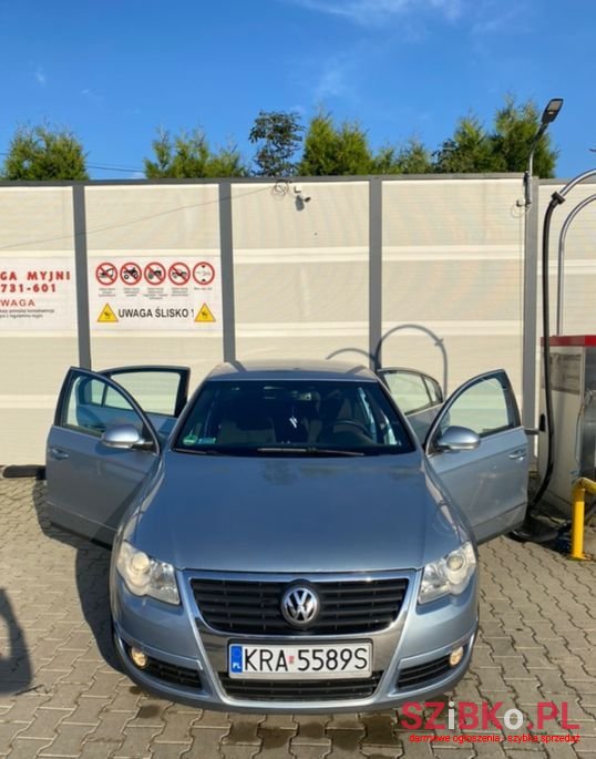 2005' Volkswagen Passat photo #1