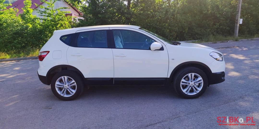 2011' Nissan Qashqai photo #2