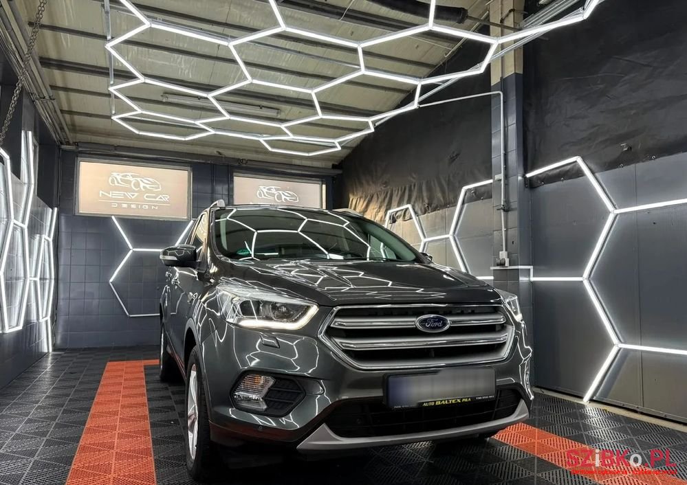 2017' Ford Kuga 1.5 Ecoboost 2X4 Titanium photo #1