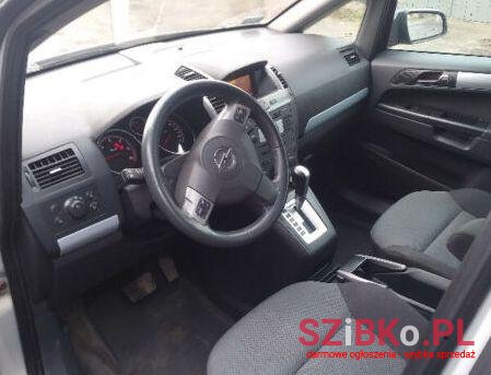 2006' Opel Zafira photo #1