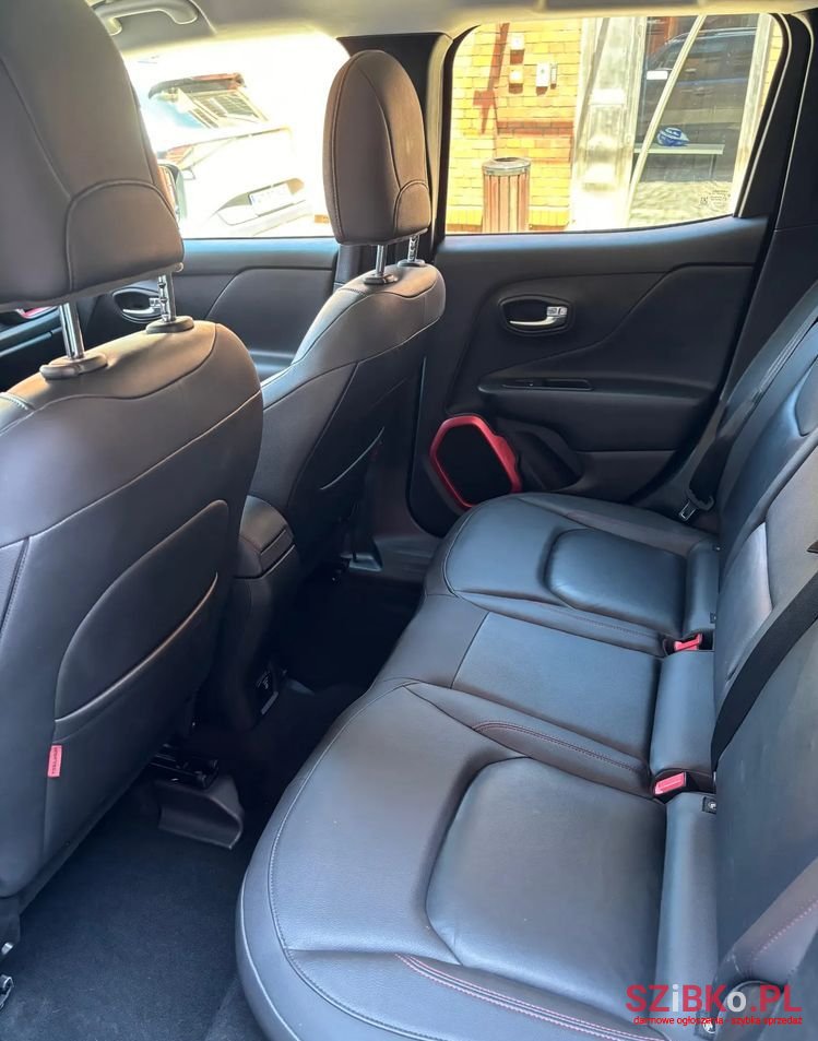 2017' Jeep Renegade photo #6