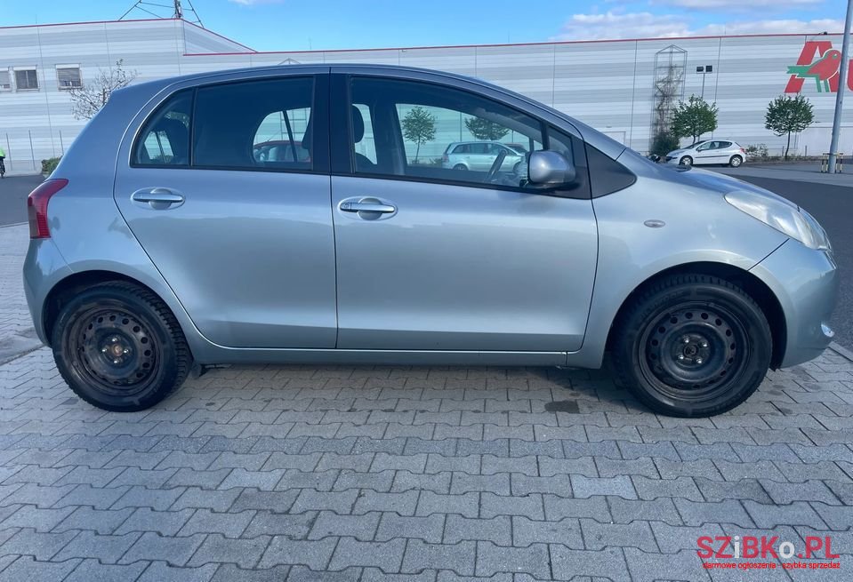 2007' Toyota Yaris photo #2