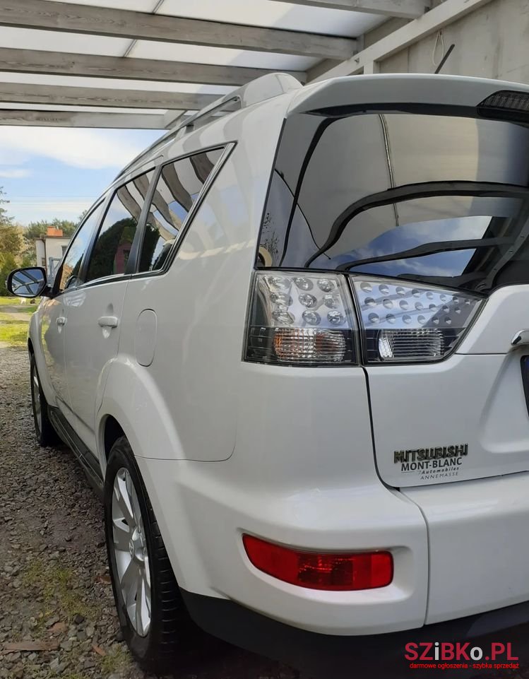 2010' Mitsubishi Outlander photo #6