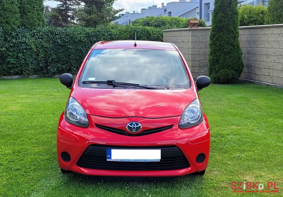 2012' Toyota Aygo photo #2