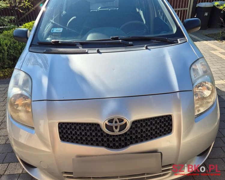 2008' Toyota Yaris photo #1
