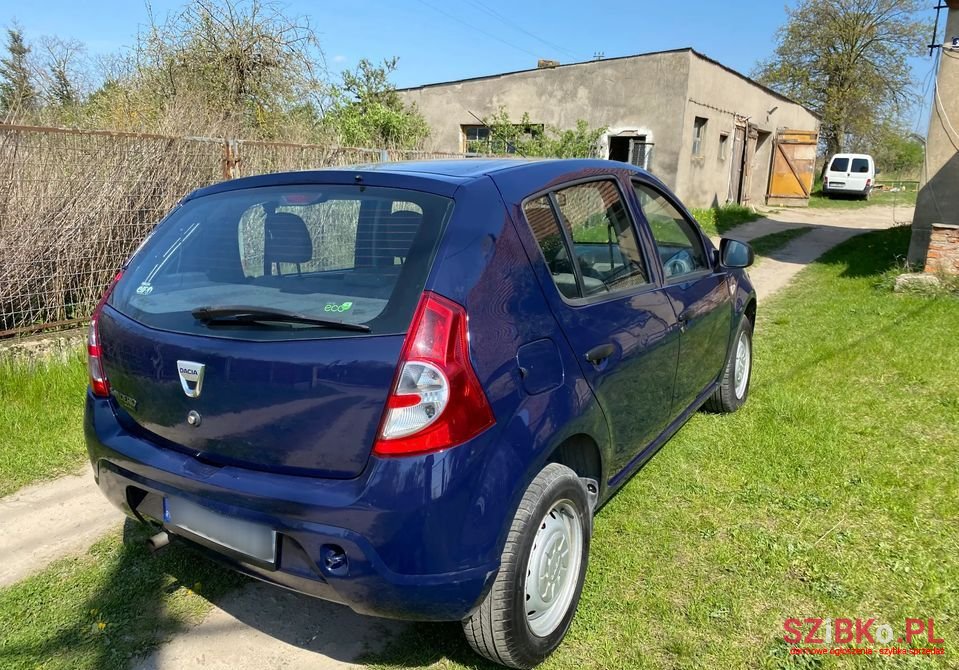 2010' Dacia Sandero photo #5
