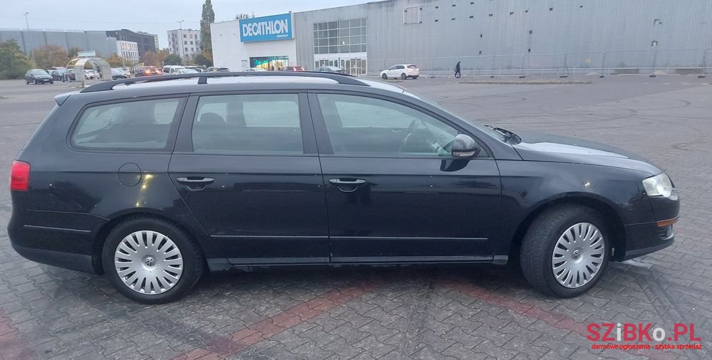 2006' Volkswagen Passat photo #3