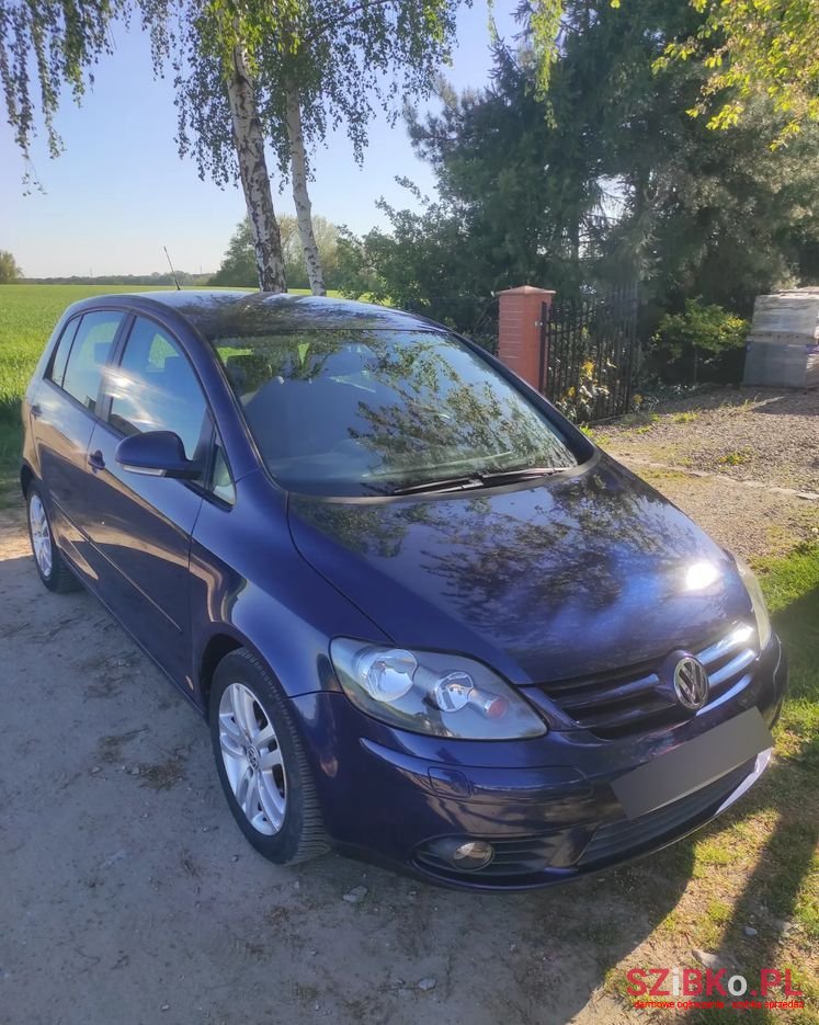 2008' Volkswagen Golf Plus photo #1