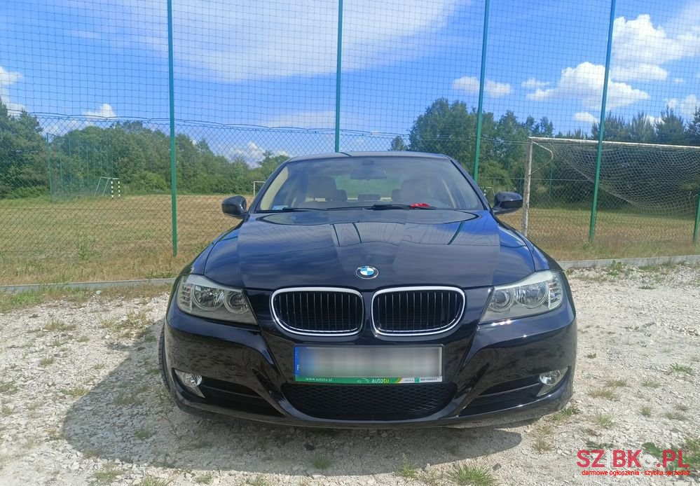 2010' BMW 3 Series 316I photo #5