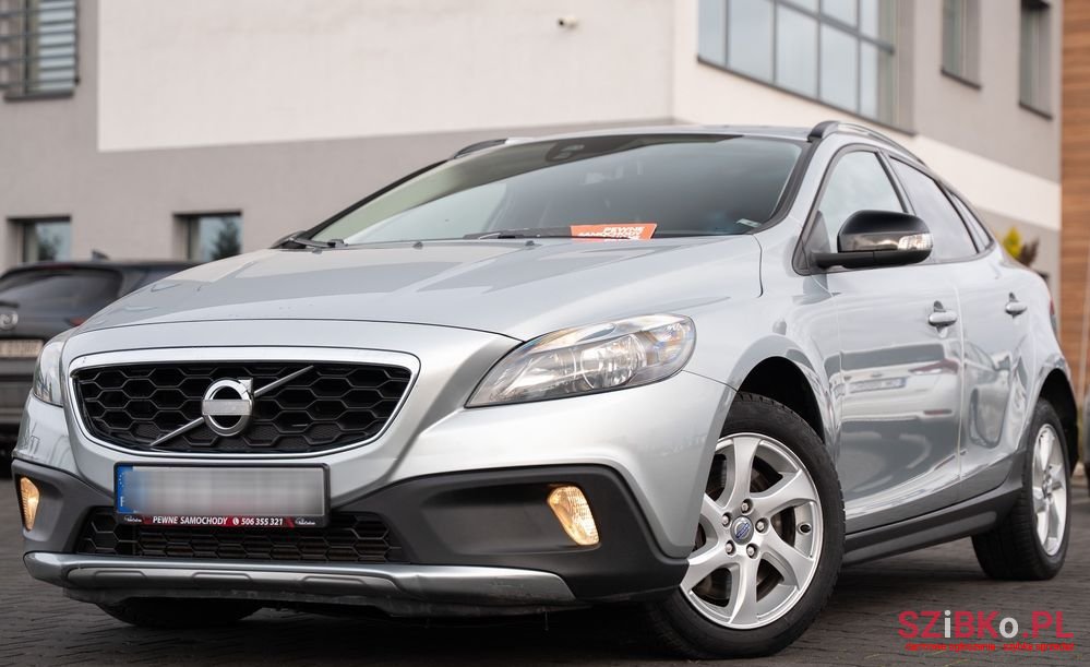 2014' Volvo V40 Cross Country D3 Momentum photo #2