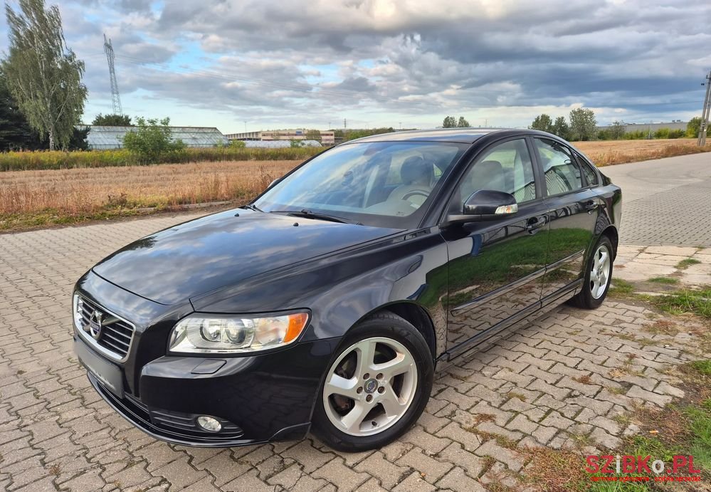 2011' Volvo S40 photo #1