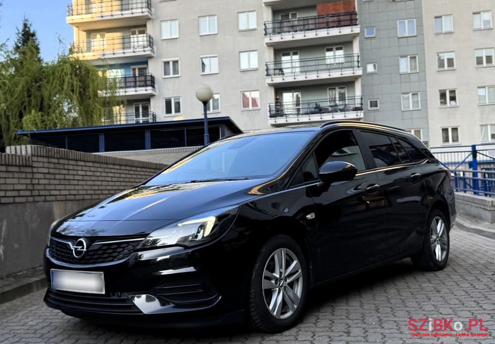 2020' Opel Astra photo #3