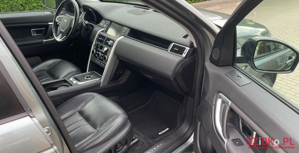 2016' Land Rover Discovery Sport photo #6