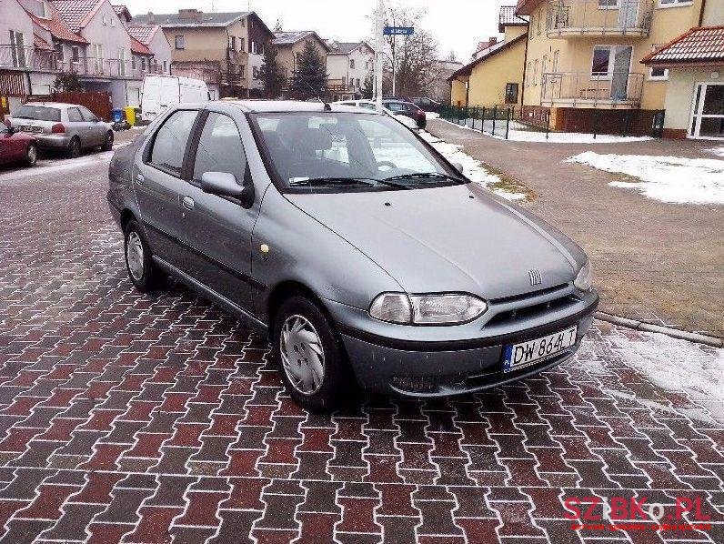 1999' Fiat Siena photo #2