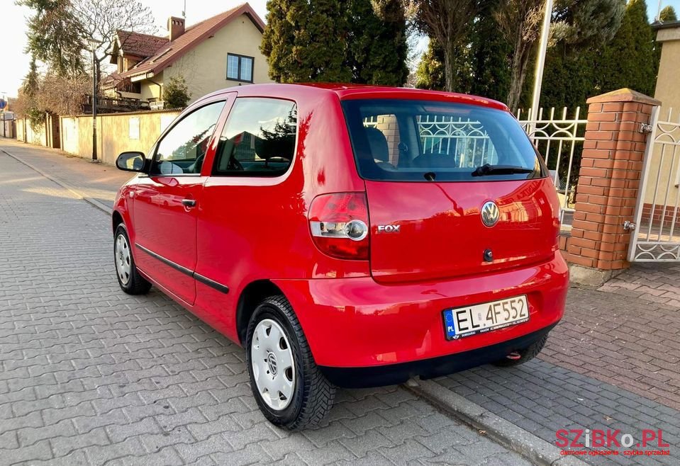 2007' Volkswagen Fox photo #3