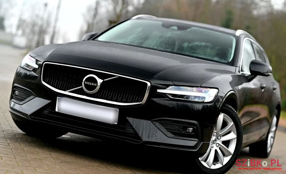 2021' Volvo V60 D3 Momentum Pro photo #4