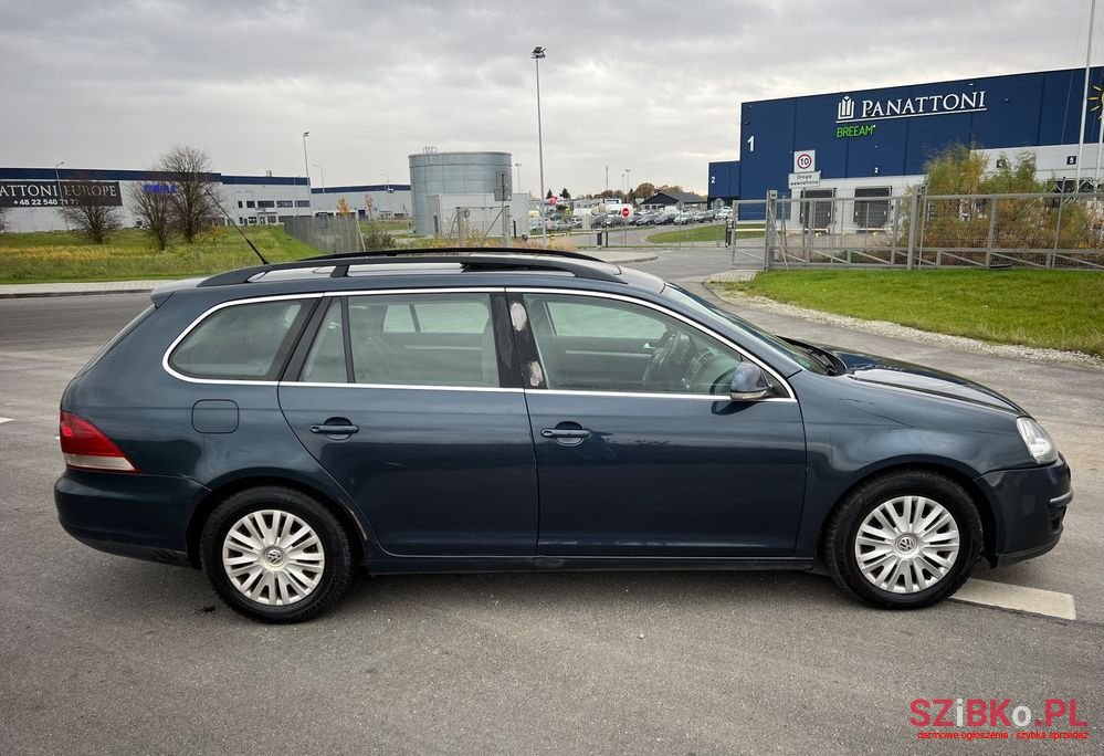 2007' Volkswagen Golf photo #4