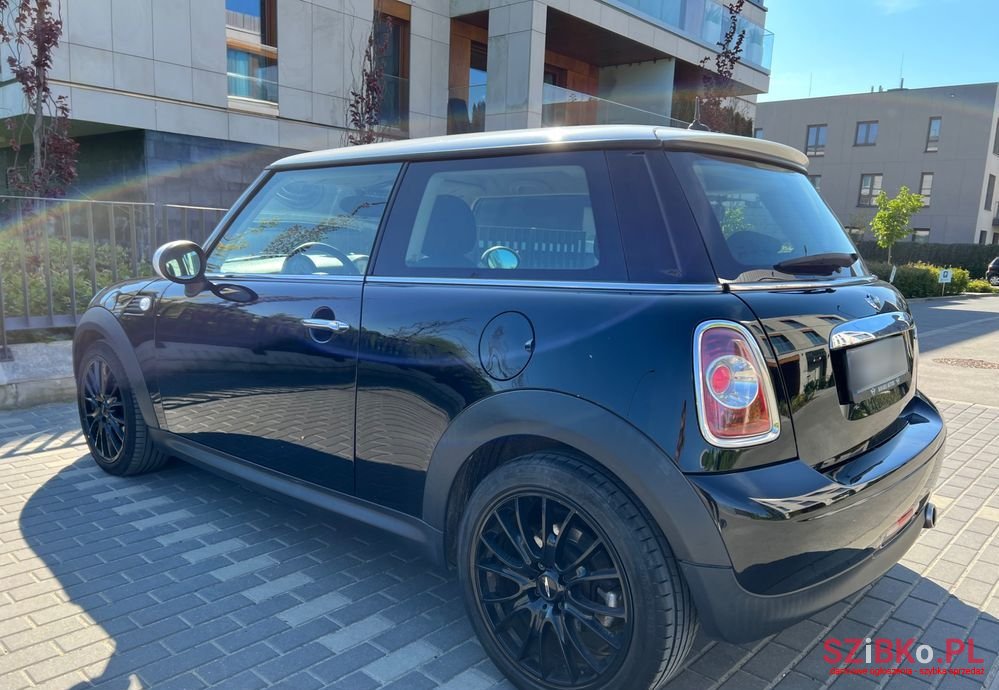 2011' MINI Cooper D photo #4