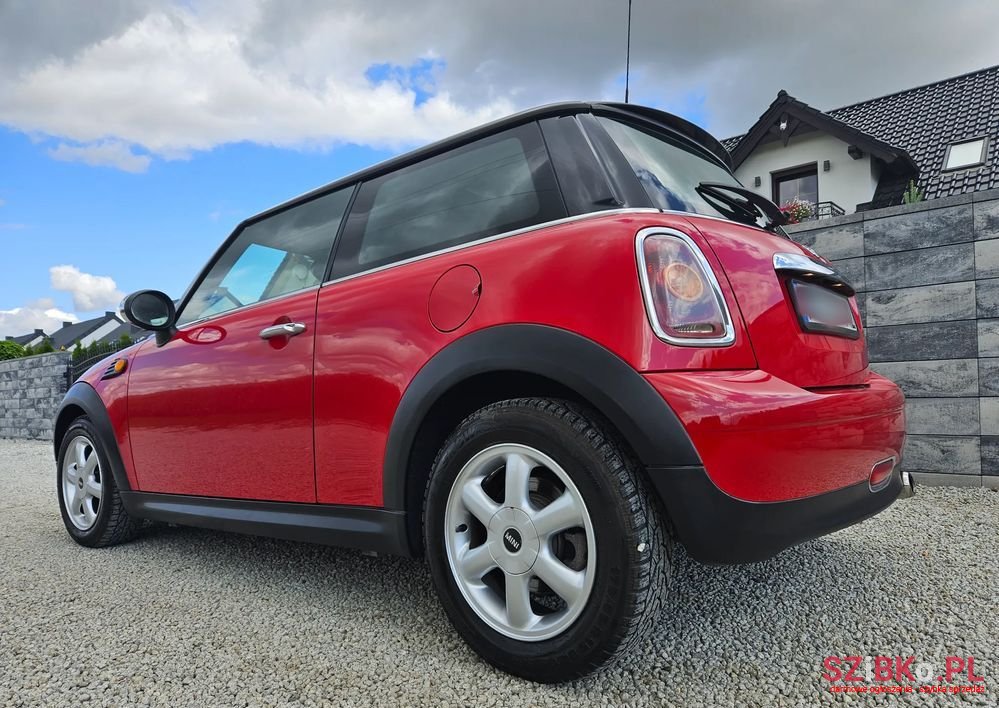 2008' MINI Cooper Standard photo #2