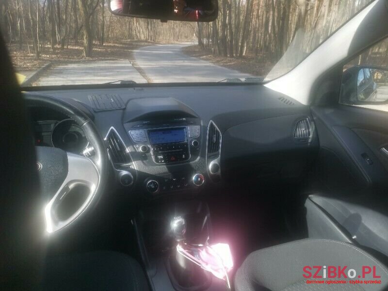 2012' Hyundai ix35 photo #6