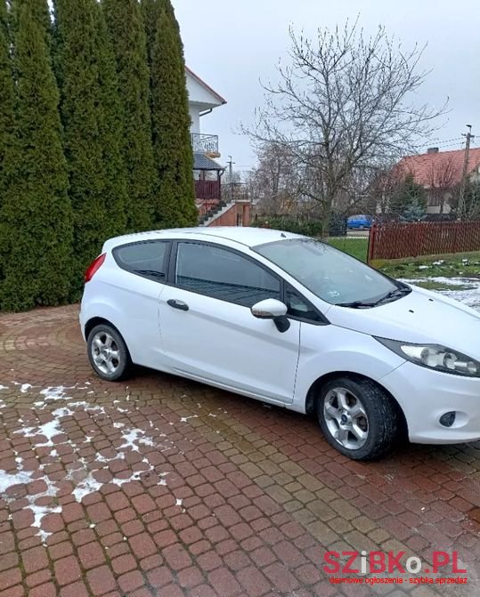 2010' Ford Fiesta photo #5