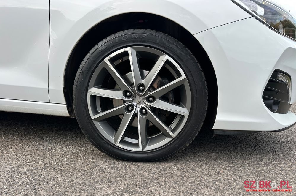 2020' Hyundai i30 1.6 Crdi Intro photo #5