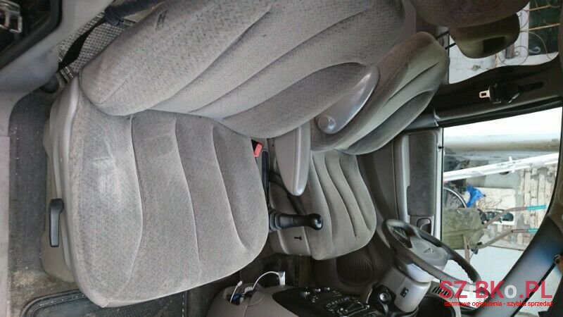 2002' Chrysler Grand Voyager photo #4