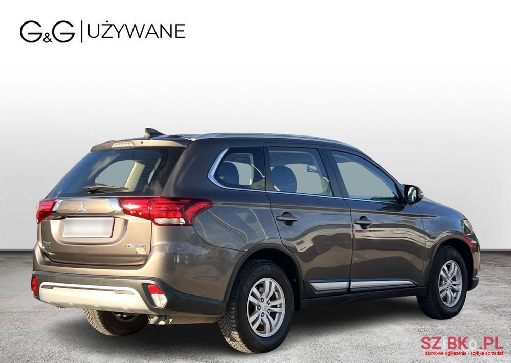 2018' Mitsubishi Outlander 2.0 City Style 2Wd photo #5