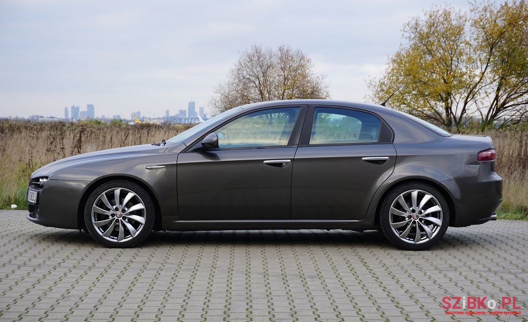 2006' Alfa Romeo 159 photo #3