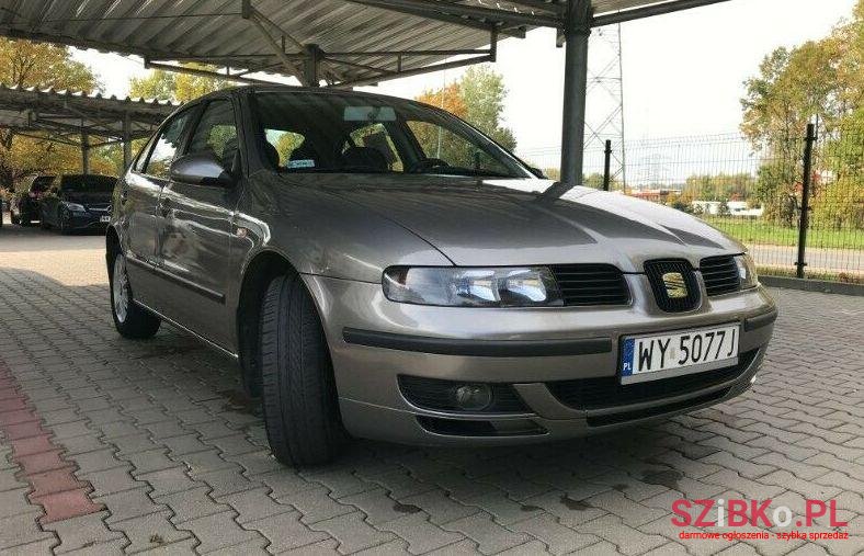 2004' SEAT Leon photo #1