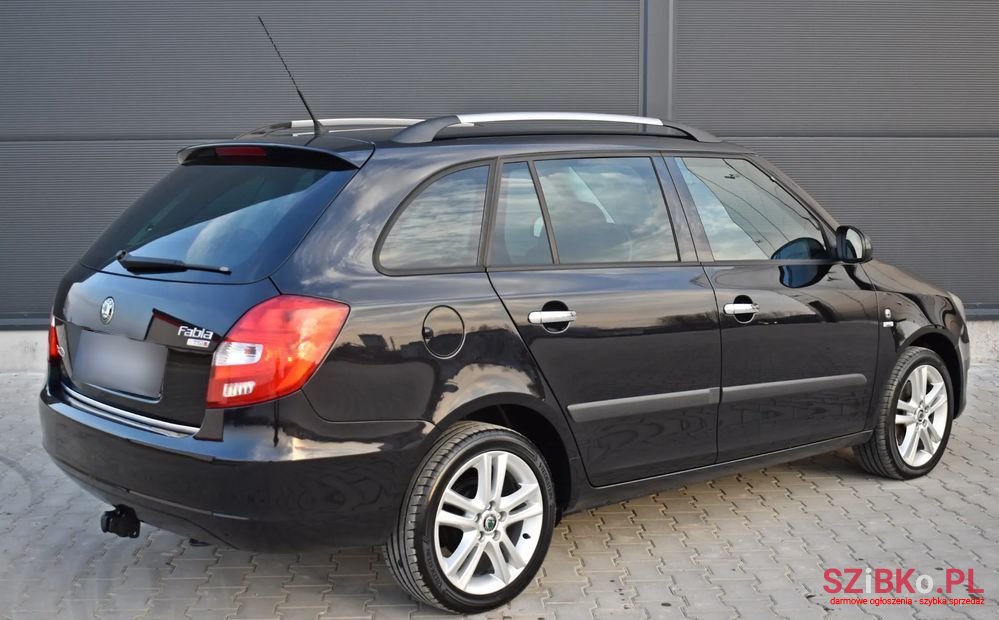 2010' Skoda Fabia photo #4