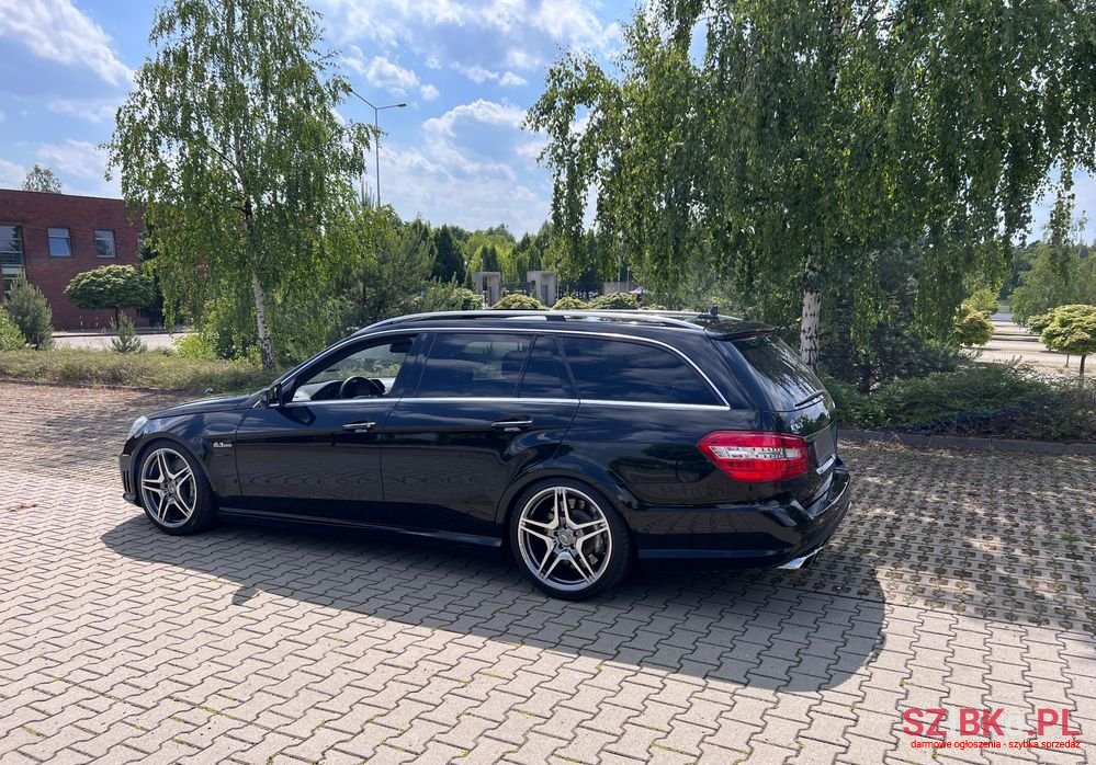 2011' Mercedes-Benz E-Class 63 Amg photo #2