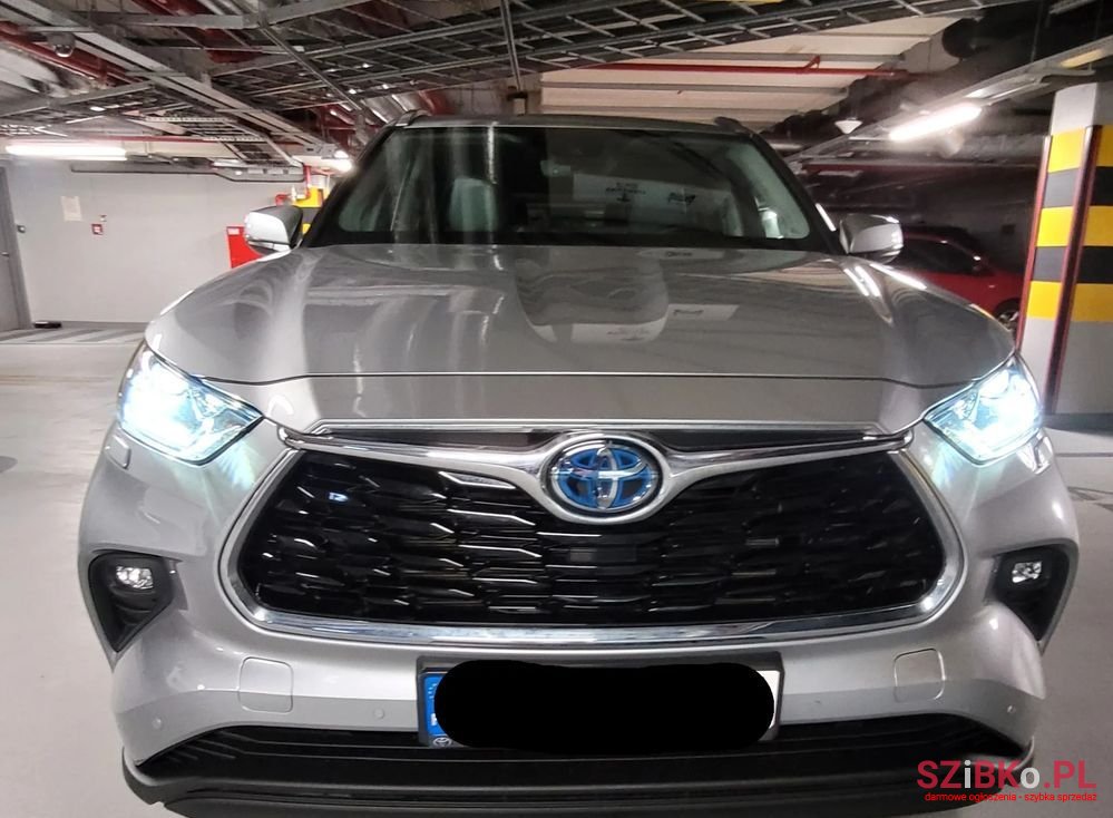 2022' Toyota Highlander photo #3