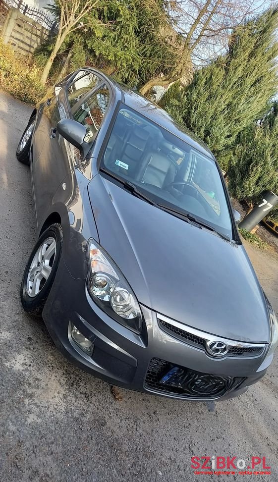 2010' Hyundai i30 1.6 Crdi Classic photo #4