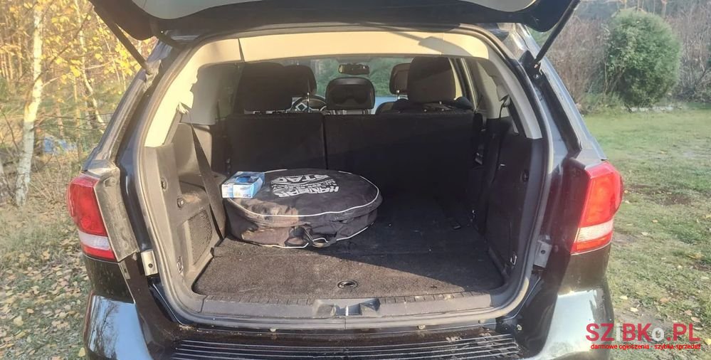 2013' Fiat Freemont 3.6 V6 Urban photo #3