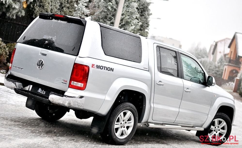 2011' Volkswagen Amarok photo #2