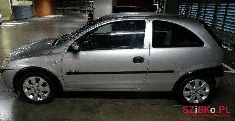 2001' Opel Corsa photo #1