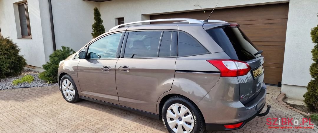 2013' Ford Grand C-MAX photo #3