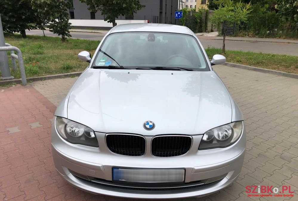 2007' BMW 1 Series 118D photo #4