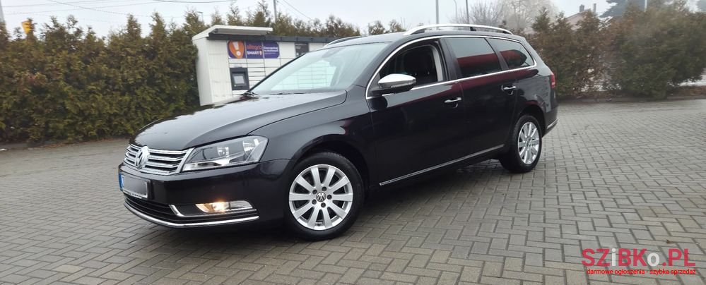 2012' Volkswagen Passat Variant photo #2