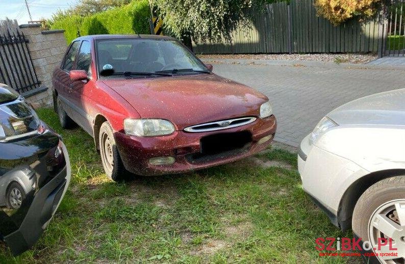 1998' Ford Escort photo #1