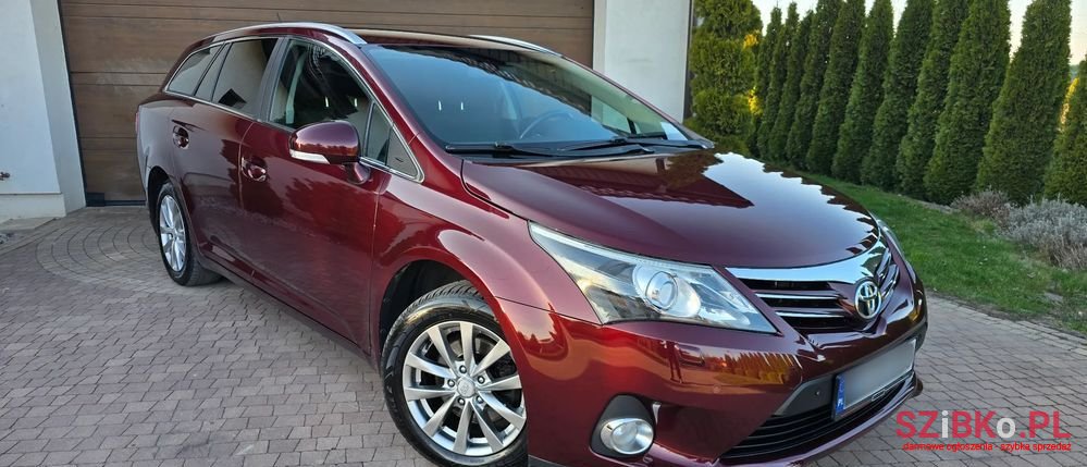 2013' Toyota Avensis photo #1