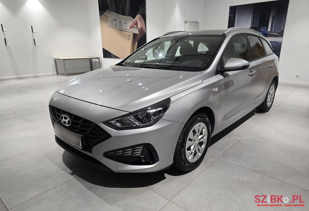 2022' Hyundai i30 1.5 Dpi Classic + photo #1