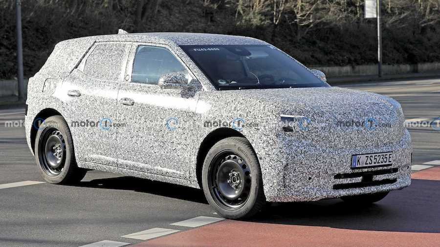 Ford Electric Crossover Tries To Hide Boxy Design In New Spy Photos