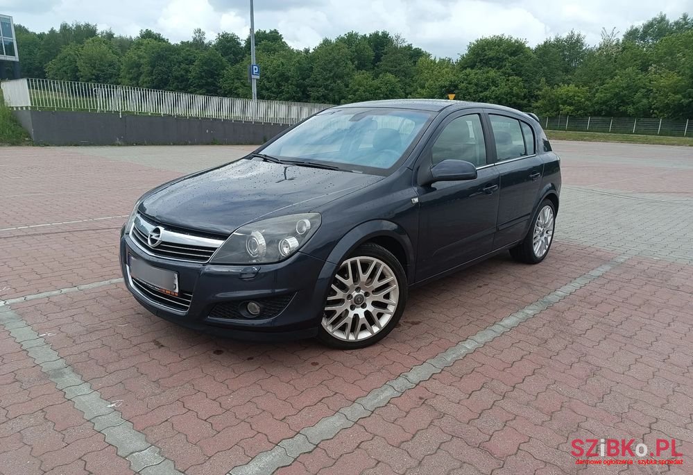 2009' Opel Astra photo #1