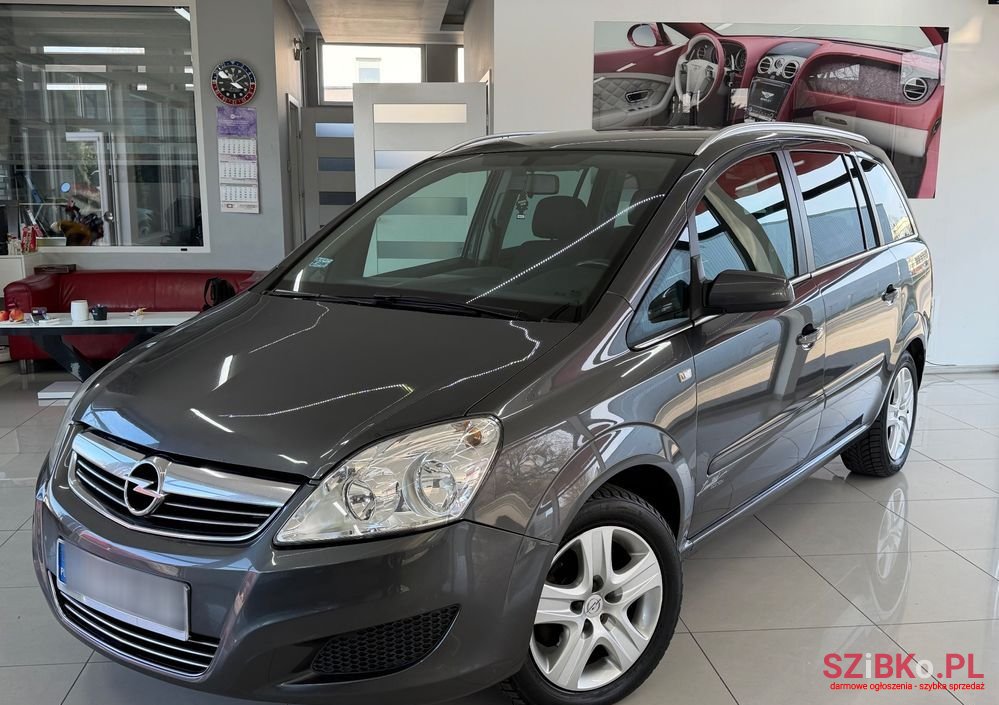 2009' Opel Zafira photo #2